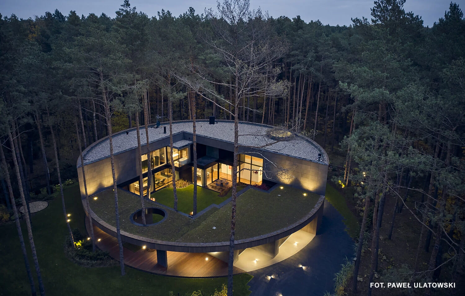 Circle wood house ulatowski 01