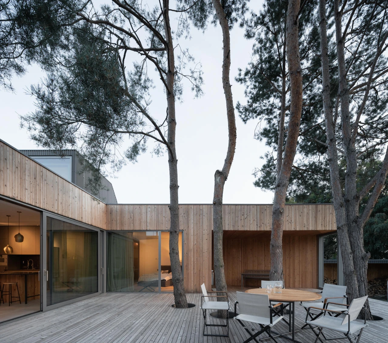 Taras z domem nad jeziorem konin 4